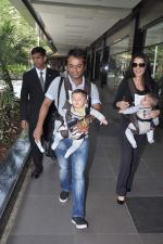 Celina Jaitley snapped with her twins at airport in Mumbai on 18th Oct 2012 (13).JPG